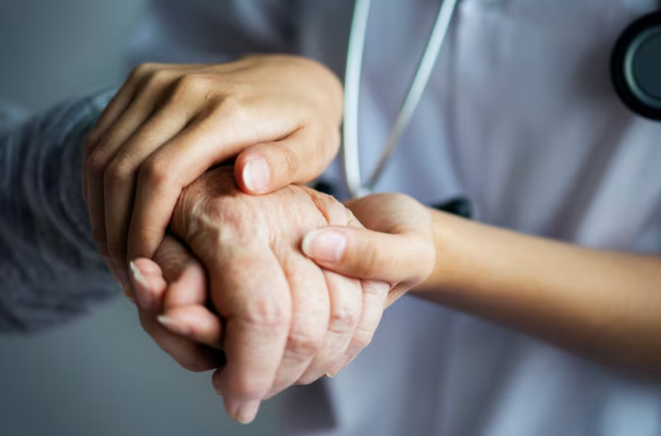 Die wichtigsten Dienstleistungen, die jede Familie für ihre Angehörigen in Betracht ziehen sollte